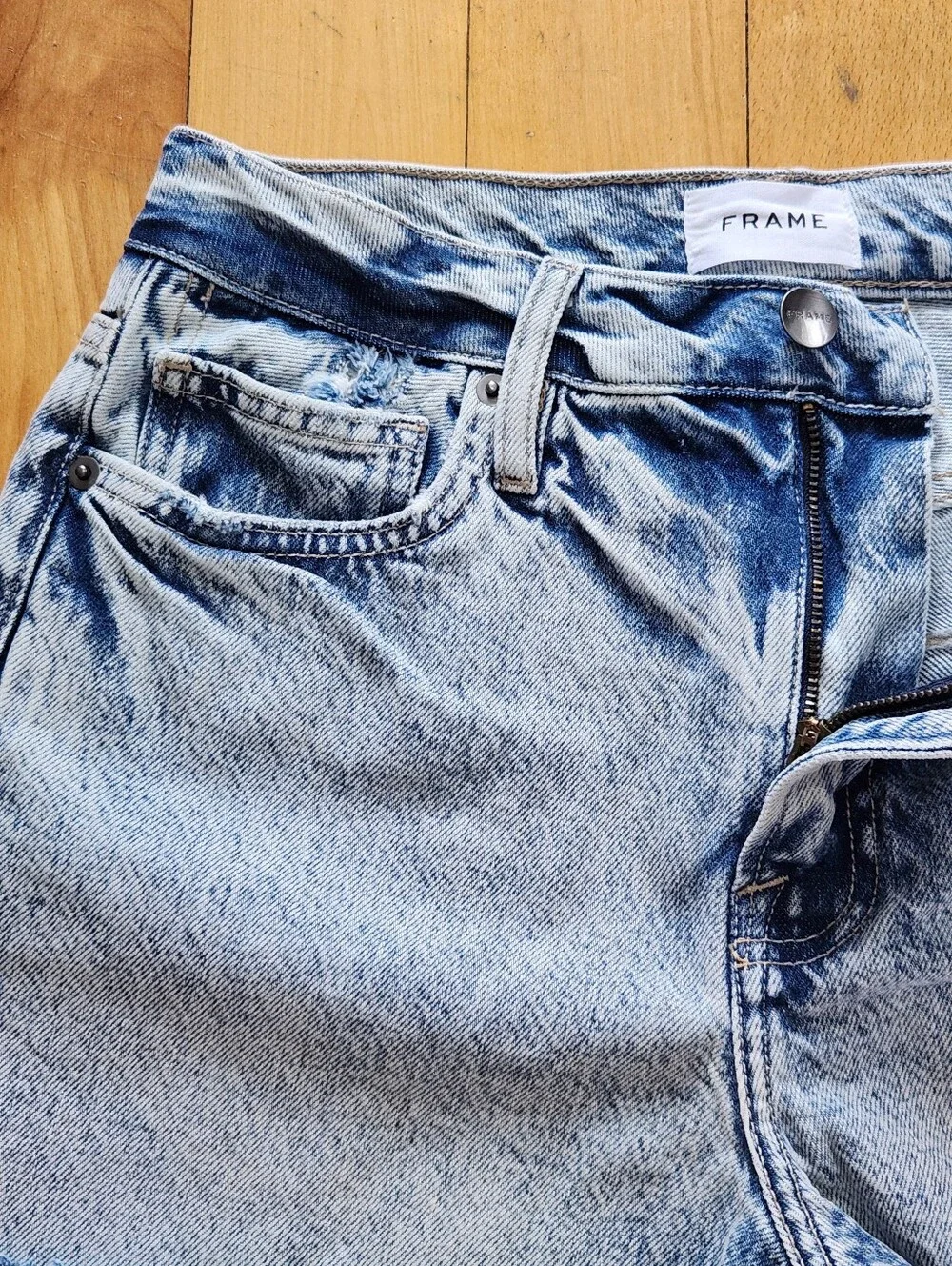 FRAME Denim Le Simone Cut Off Denim Short  - 26